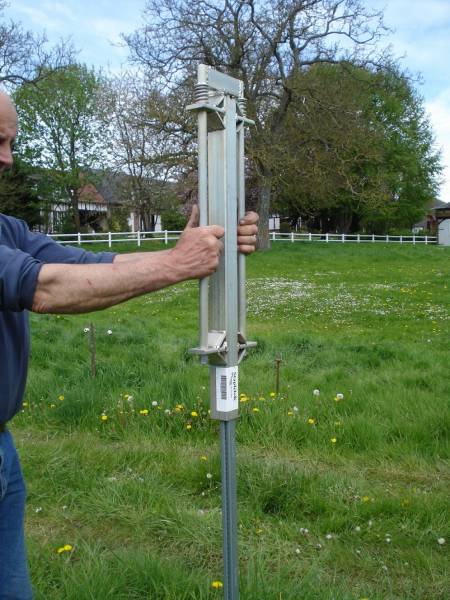 outil double cloche impact pour installation de cloture proche Amiens 